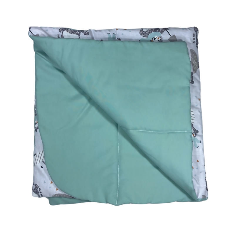 Couverture Matelassée 80x80 cm – Coton Imprimé & Polaire Douce Couverture Matelassée 80x80 cm – Coton Imprimé & Polaire Douce